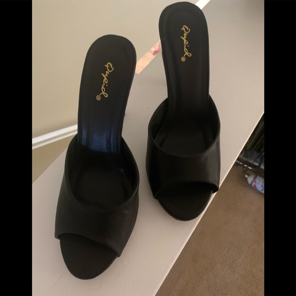 New with out box high heal shoes